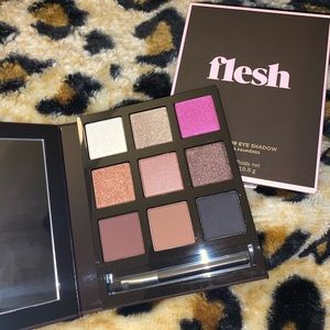 🆕 Flesh Fleshcolor 9 pan eyeshadow palette